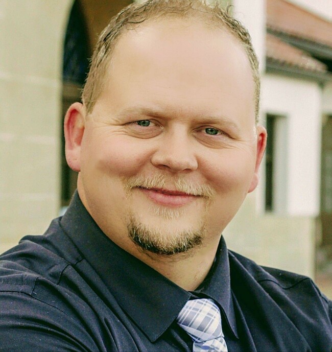 Agent Photo