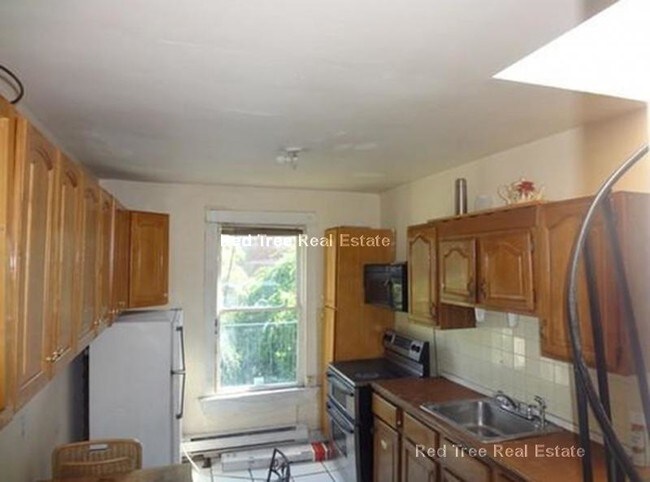 682 Parker St unit 2, Roxbury Crossing, MA 02120 - photo 2