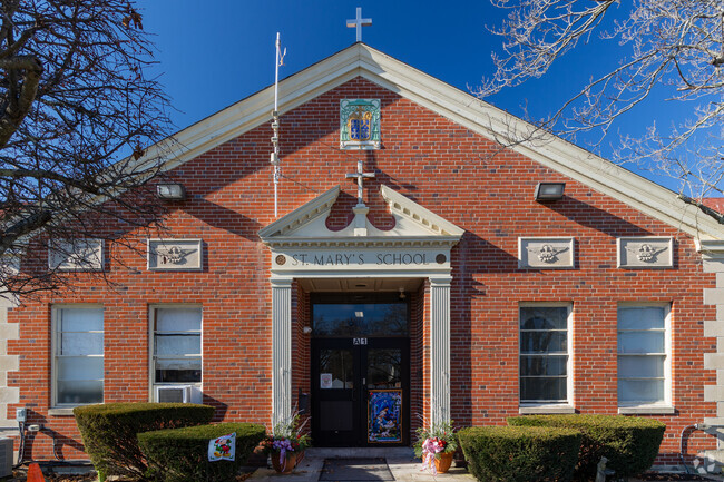 Saint Mary’s School lives the Gospel values of faith, hope and love.