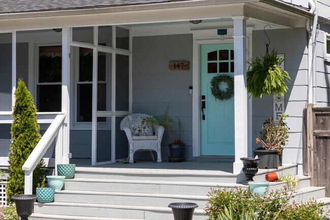 People take great pride in their homes in the town of Navesink.