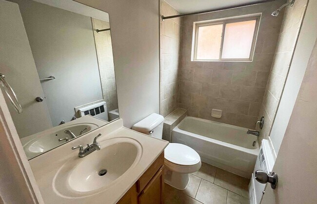 555 Lowell Ave unit 555-11, Cincinnati, OH 45220 - photo 3