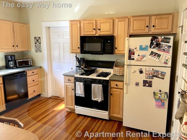 41 Bay State Ave unit 2, Somerville, MA 02144 - photo 3