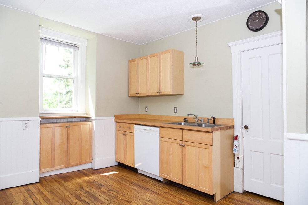 Unit 5 Kitchen