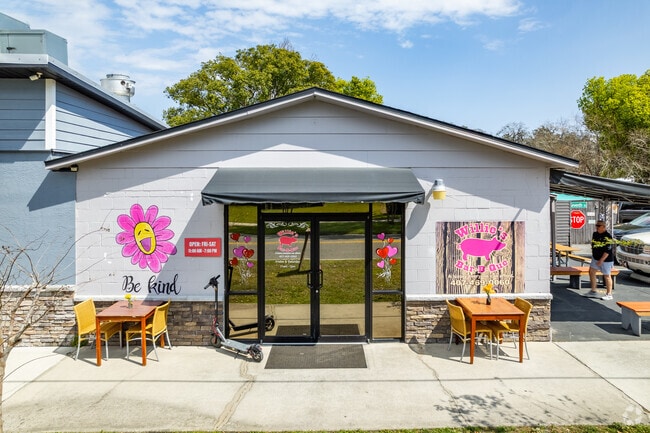 Willie's Bar-B-Que is a popular choice in Ferndale.