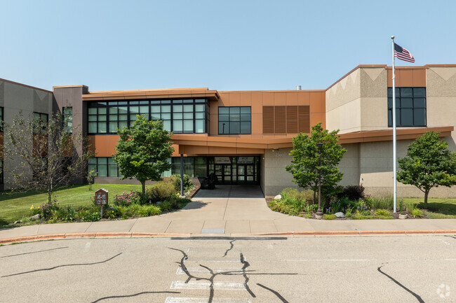 Eagle View Elementary School earned an overall grade of B from Niche.com.