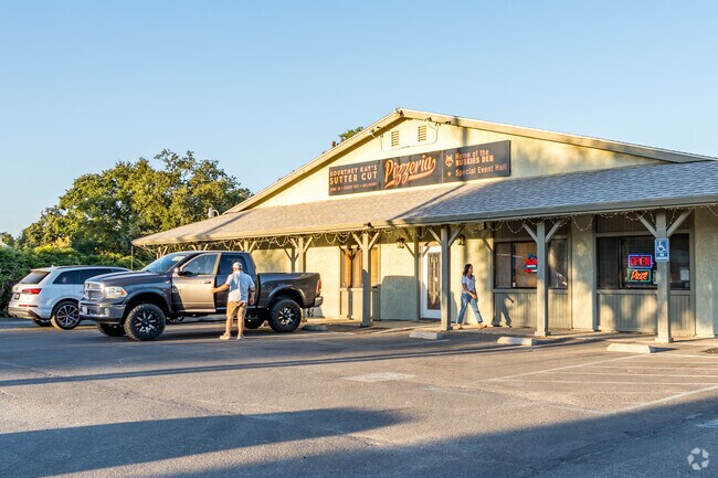 Sutter Cut Pizza serves pies, sandwiches, and casual Italian plates.