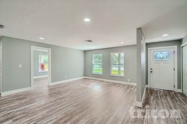 1498 Hunt Ln, Clearwater, FL 33764 - photo 7