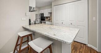 896 Benedetti Dr, Naperville, IL 60563