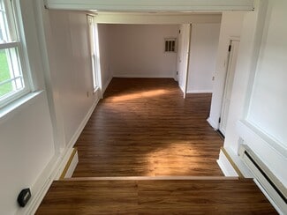 4 Shepard St, Westfield, MA 01085