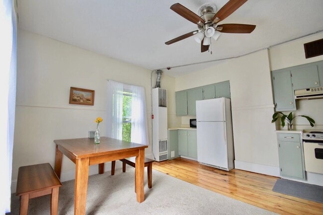 35 Cumberland St unit 3, Brunswick, ME 04011 - photo 5