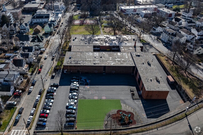 Oakside School at 200 Decatur Avenue in Peekskill, NY.