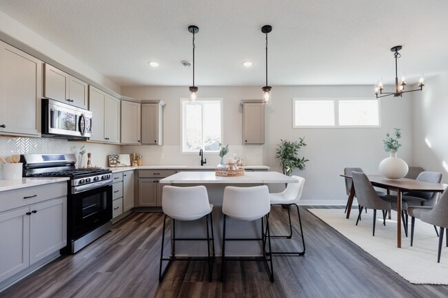 2109 Westpointe Dr, Hastings, MN 55033 - photo 3