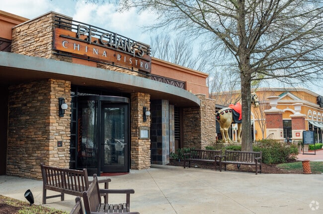 Large Scale Premium Food Chains Like PF Changs Populate The Stony Point Fashion Park.