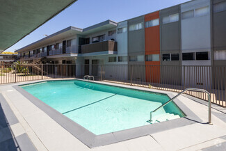 14612 Saticoy St, Van Nuys, CA 91405