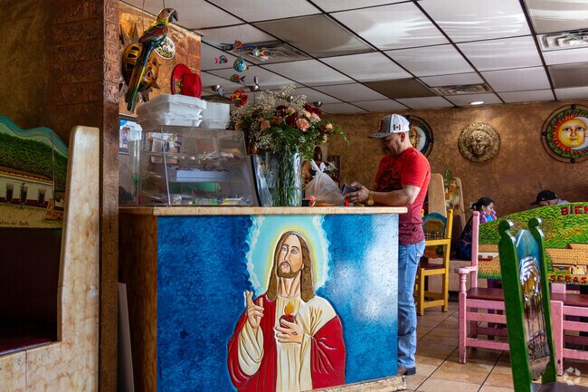 Tacos Marianas in Cheatom Park.