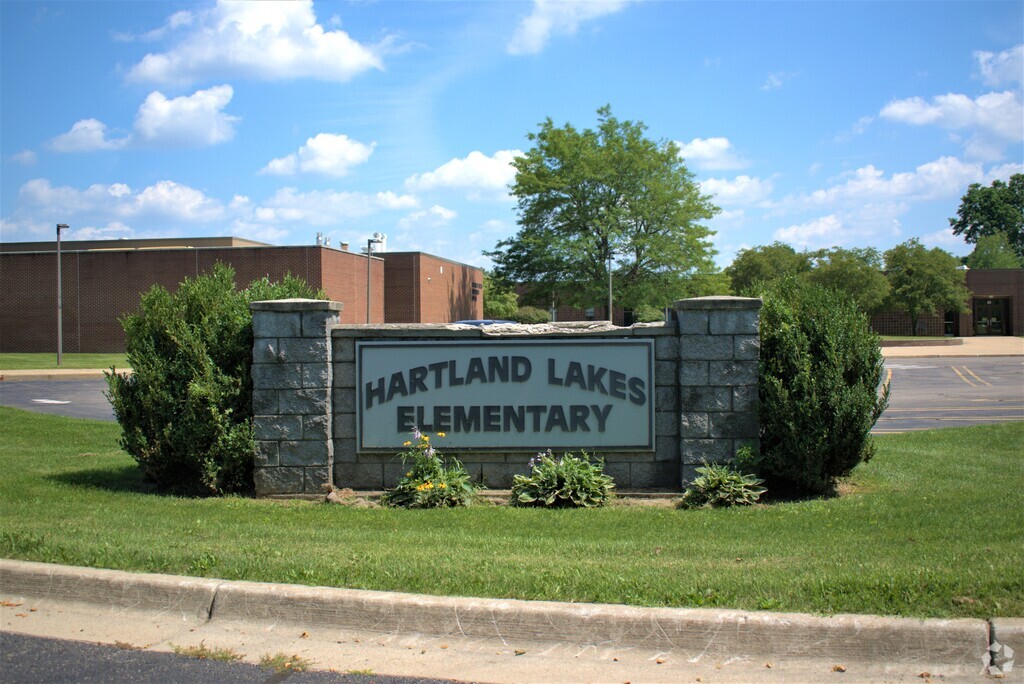 Hartland Round Elementary School sign in Outlying Livingston County.