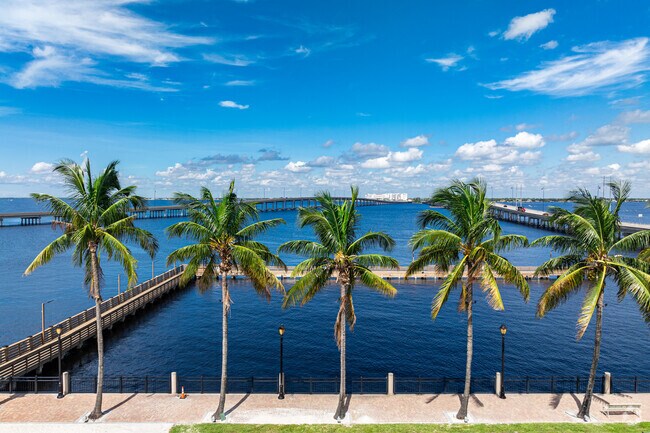 Many Solana homes, restaurants, and parks have scenic views of the harbor.