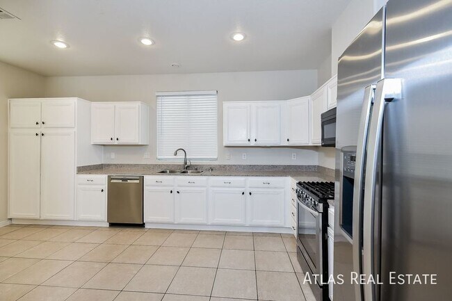 8920 Picket Fence Ave, Las Vegas, NV 89143 - photo 6