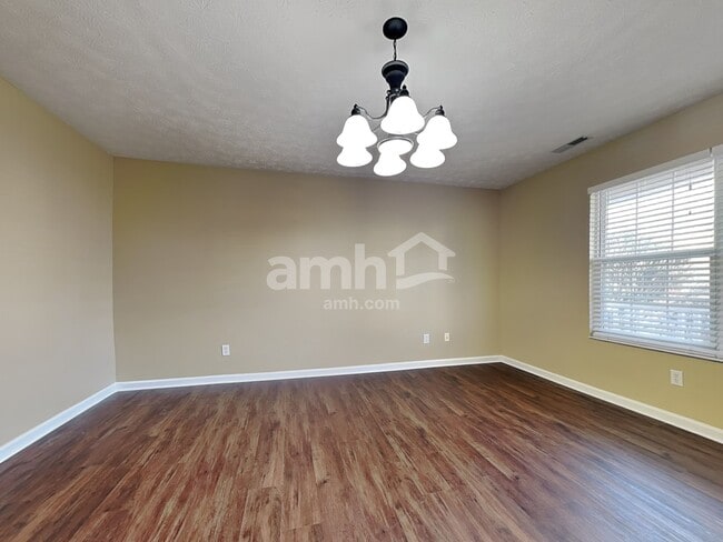 2939 W Barnhill Place, Xenia, OH 45385 - photo 6