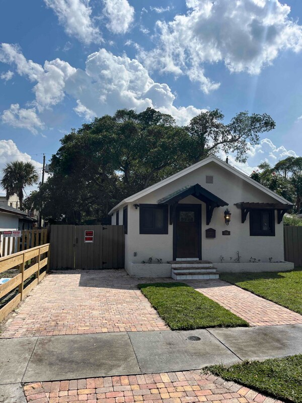 734 47th St, West Palm Beach, FL 33407