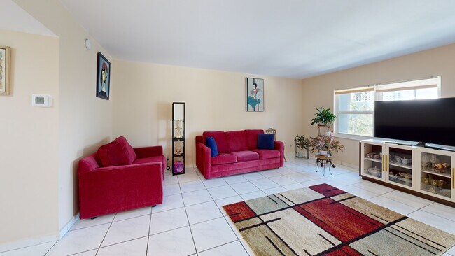 Fairways Riviera unit 423, Hallandale Beach, FL 33009 - photo 2
