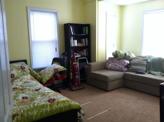 34 Pratt St, Allston, MA 02134 - photo 2