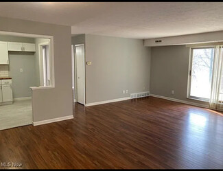 3675 Clague Rd Unit 319, North Olmsted, OH 44070