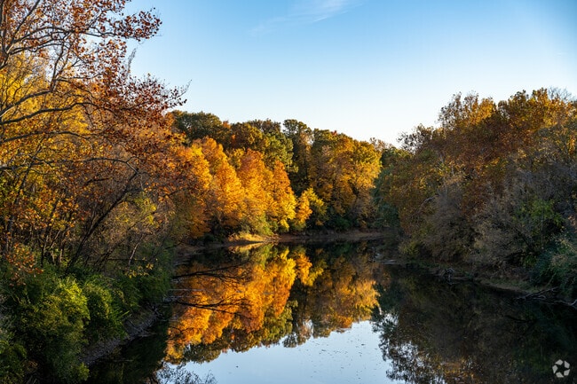Scenic views of the 
Mississinewa River are within walking distance of home in South Marion.