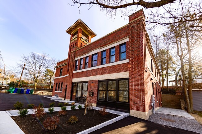 2044 Beacon St unit 1, Waban, MA 02468 - photo 2