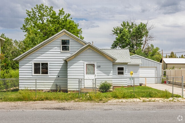 Bungalows with craftsman influences are somewhat commonly found in the Red Lodge community.
