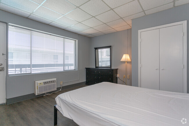 Small Studio - 257 SF