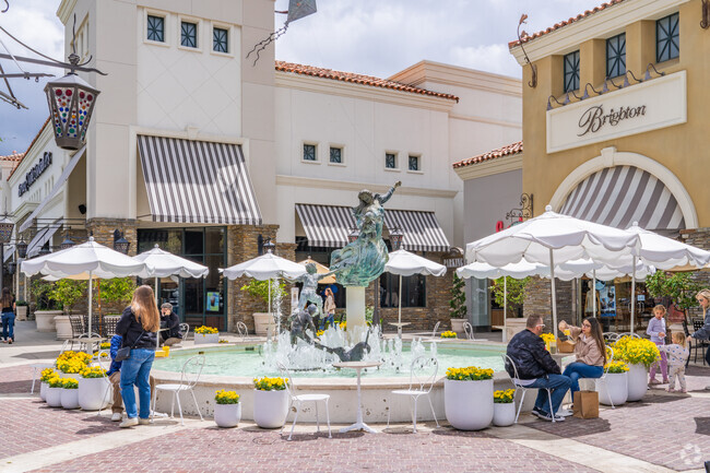The Promenade at Westlake is just minutes away from Forest Cove and is a great place to hang with friends.