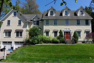 15 Edgemoor Cir, Wellesley, MA 02482