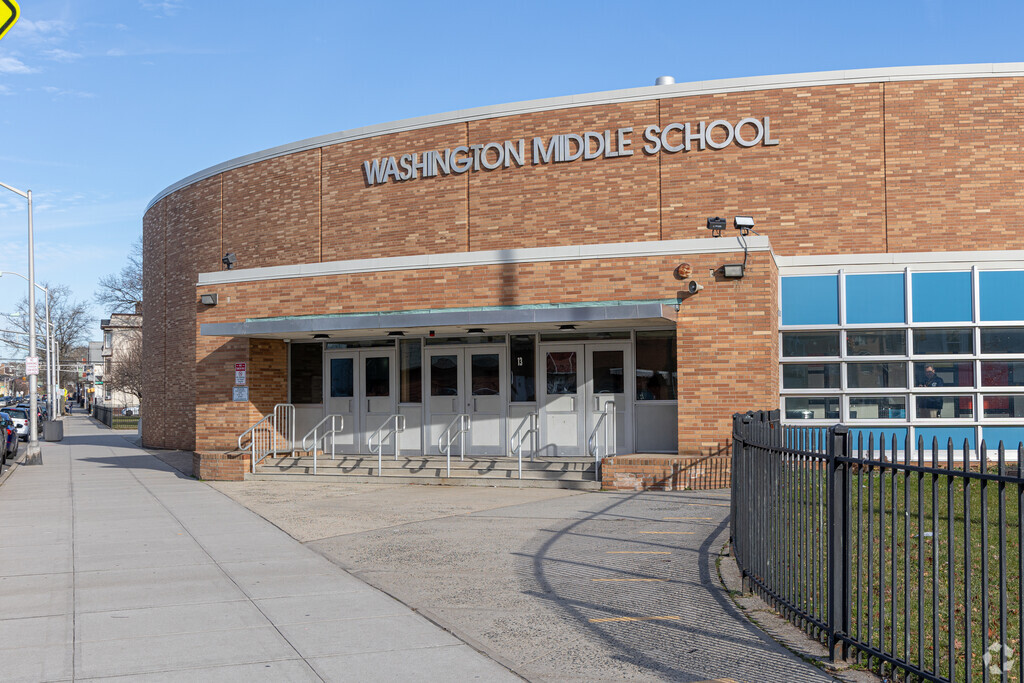 Washington Middle School is a Public Middle School in Harrison, NJ.