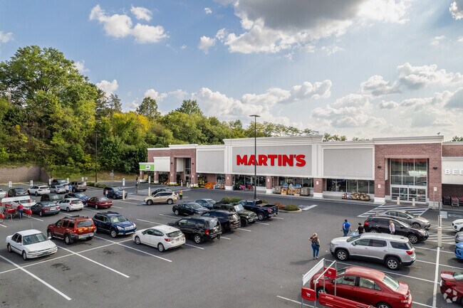 Martins is a nearby grocery store option for Highfield-Cascade residents.