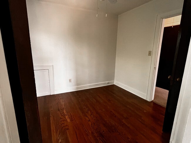 5035 Walnut St unit 5035 Walnut, Kansas City, MO 64112 - photo 7