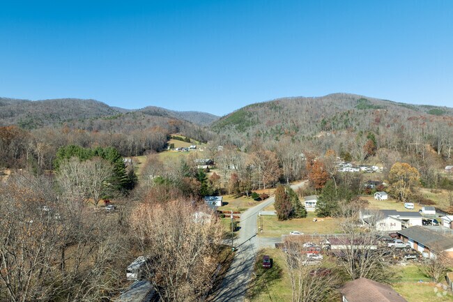 Hunter offers a peaceful blend of rural living, mountain views, and outdoor fun.