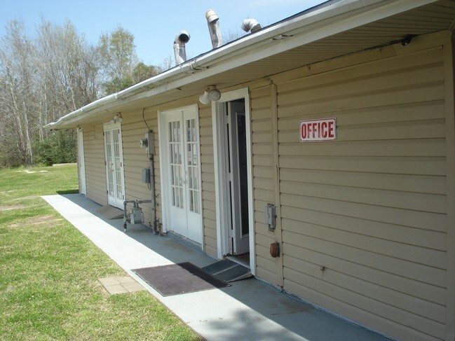 Forest Hollow Manufactured Home Community, Beaumont, TX 77713 - photo 5