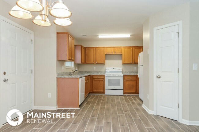 312 Harris Ave, Locust Grove, GA 30248 - photo 5