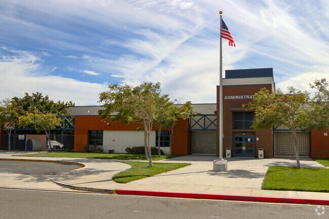 The Barrel Springs Elementary School provides a good education for students in East Palmdale.