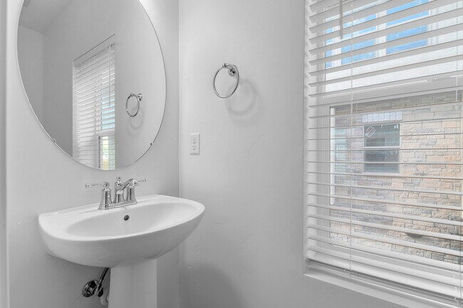 568 N Buffalo Grass Ln, Lindon, UT 84042 - photo 6