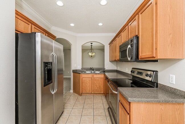 12504 Evington Point Dr, Riverview, FL 33579 - photo 6