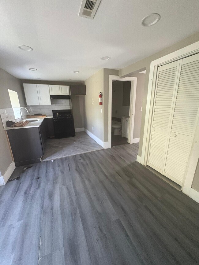 227 William St Unit 3, Orange, NJ 07050
