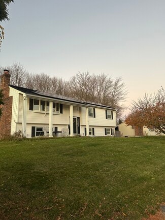 29 Montano Rd, Enfield, CT 06082