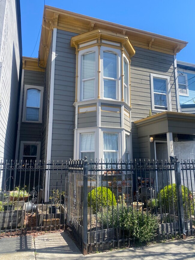 1642 12th St Unit 1642 12th St Oakland, Oakland, CA 94607