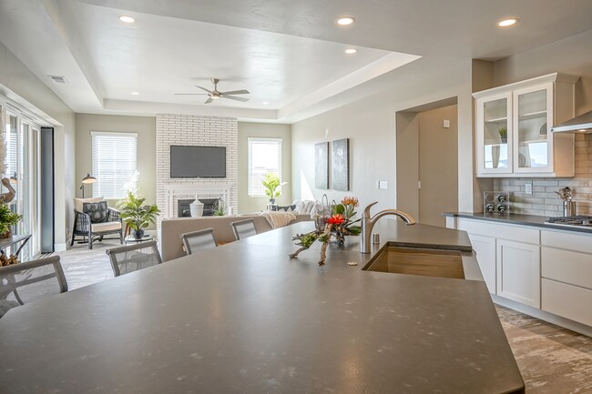 1304 Valle de Colores Rd NW unit 36383666, Los Lunas, NM 87031 - photo 2