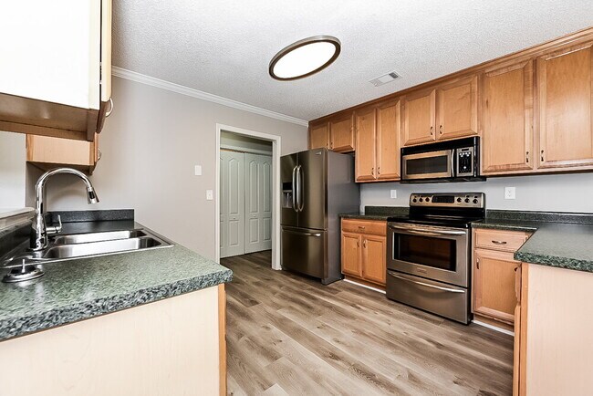 350 Madison Ave, Hampton, GA 30228 - photo 7