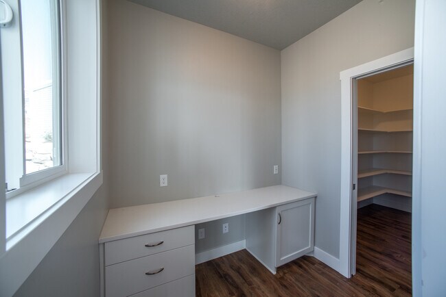 3491 Ammon Rd unit 37877634, Ammon, ID 83406 - photo 2