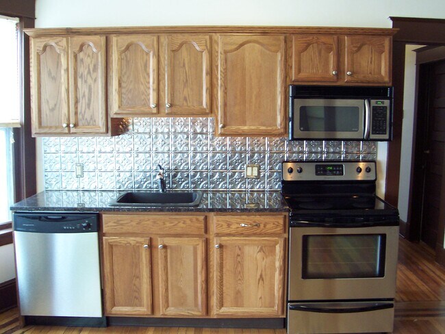 220 Ontario St unit B, Albany, NY 12203 - photo 5