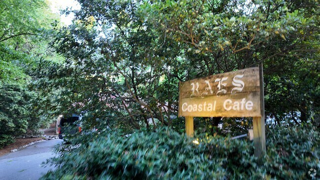Raes is a well-kept secrete in Augusta, having no large-scale signs showing the way.